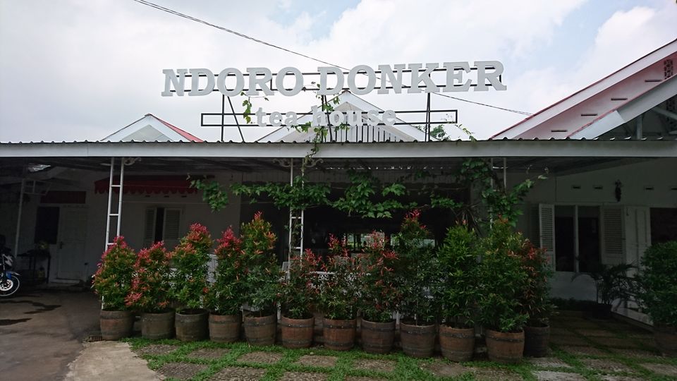Photo of Ndoro Donker Tea House, Jalan Karangpandan-Ngargoyoso, Puntukrejo, Karanganyar Regency, Central Java, Indonesia by Dianne Goh