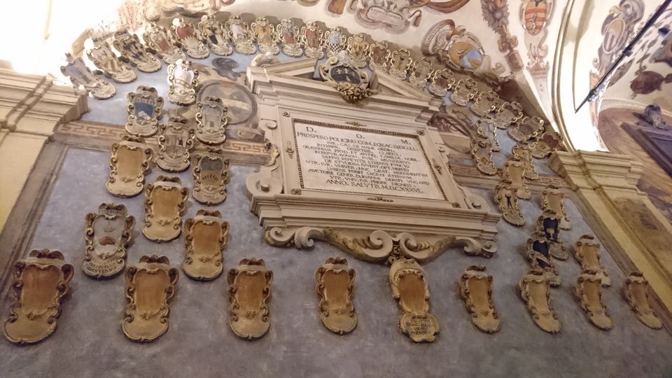 Photo of Teatro Anatomico, Piazza Galvani, Bologna, Metropolitan City of Bologna, Italy by Dianne Goh