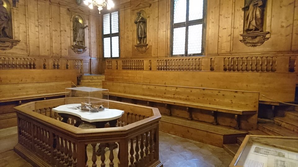 Photo of Teatro Anatomico, Piazza Galvani, Bologna, Metropolitan City of Bologna, Italy by Dianne Goh