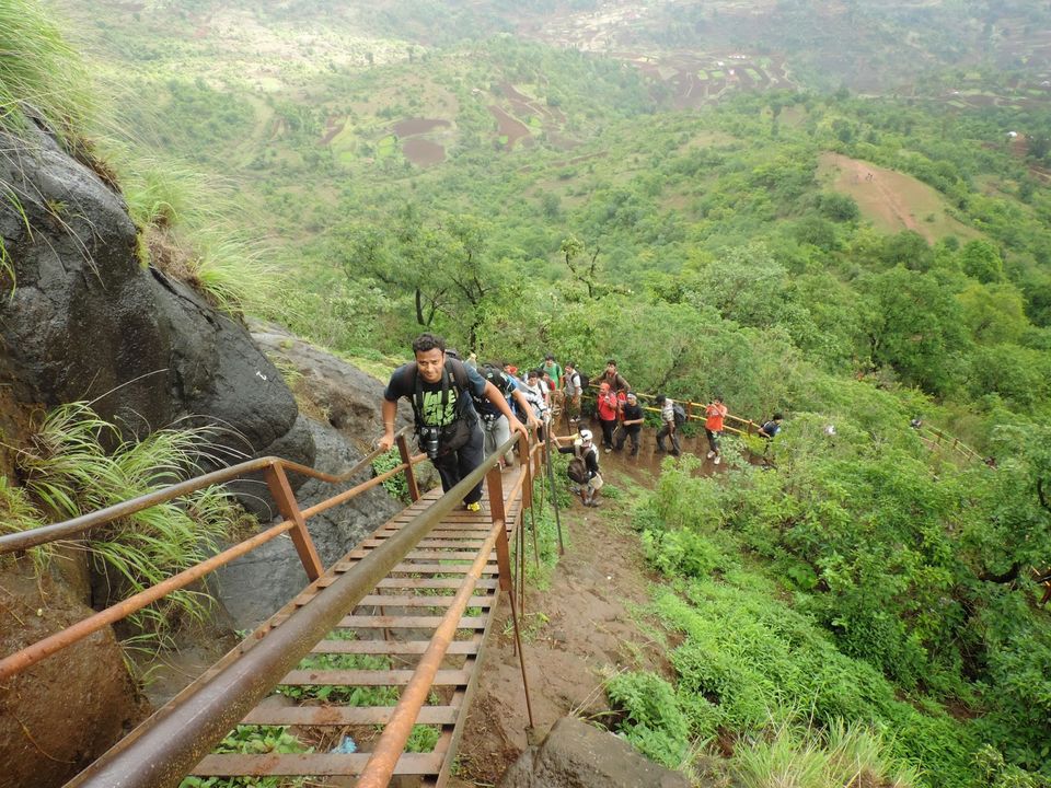 kalsubai trek steps