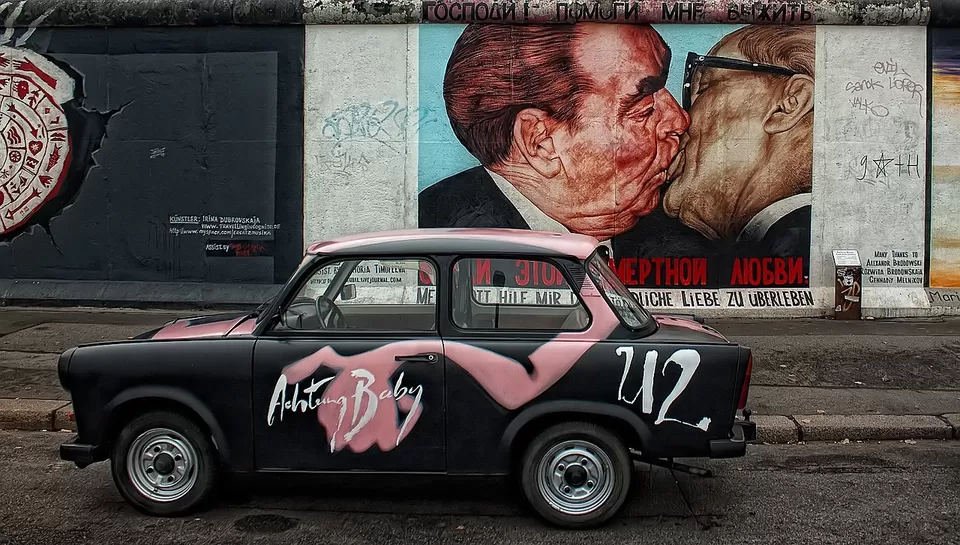 Photo of East Side Gallery (Berlin), Berlin, Germany by Divas Bahuguna