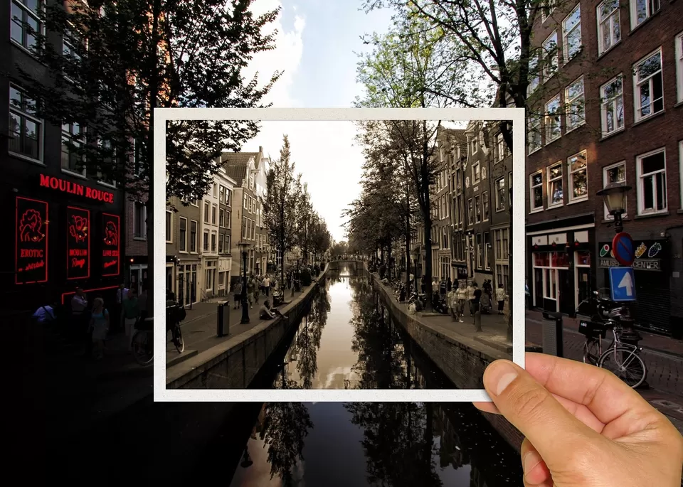 Photo of Begijnhof, Amsterdam, Netherlands by Divas Bahuguna