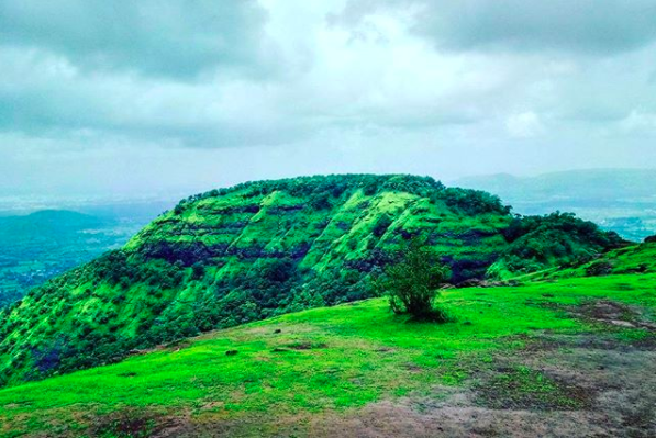 Photo of The World's Most Dangerous Fortress, Kalavantin Durg, Is Not For The Faint Hearted by Ishvani Hans