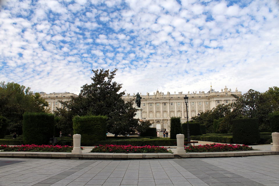 Photo of Royal Palace of Madrid, Calle de Bailén, Madrid, Spain by Prashant Pundir