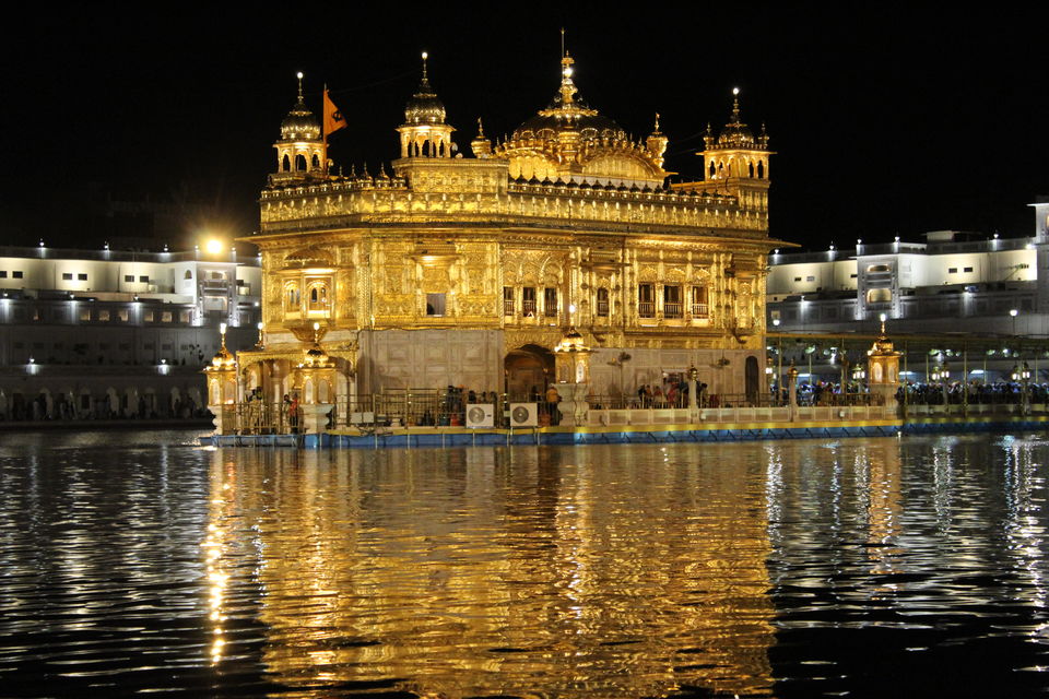 Photo of Golden Temple glitters and is all Gold. by himanshu jha
