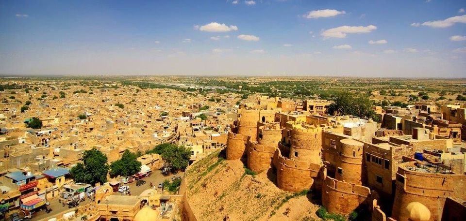 Photo of Backpacking in Jaisalmer 12/14 by Gautam Modi