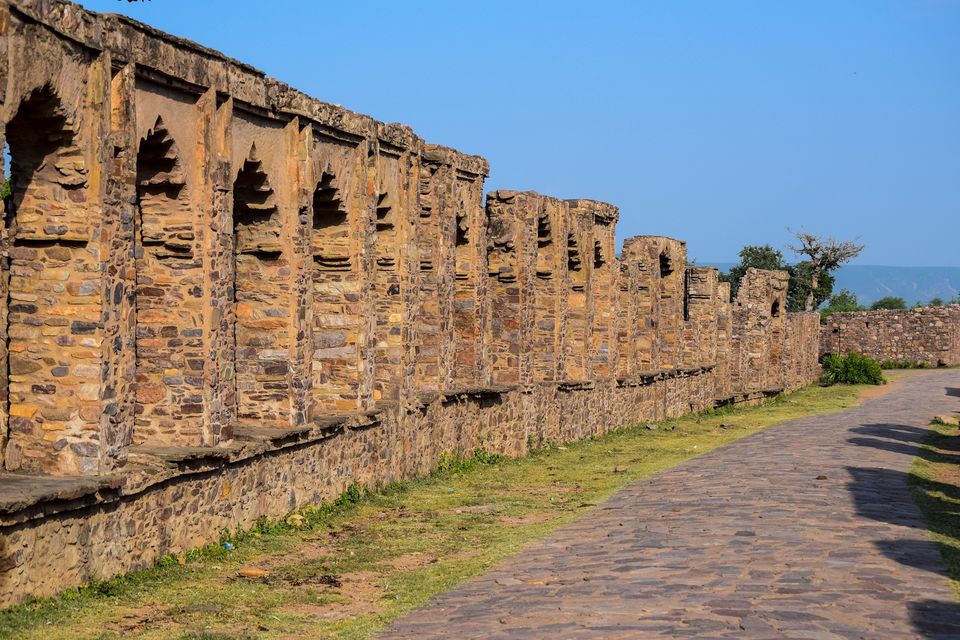 Photo of Bhangarh Fort, Bhangarh, Rajasthan, India by Achal Gupta