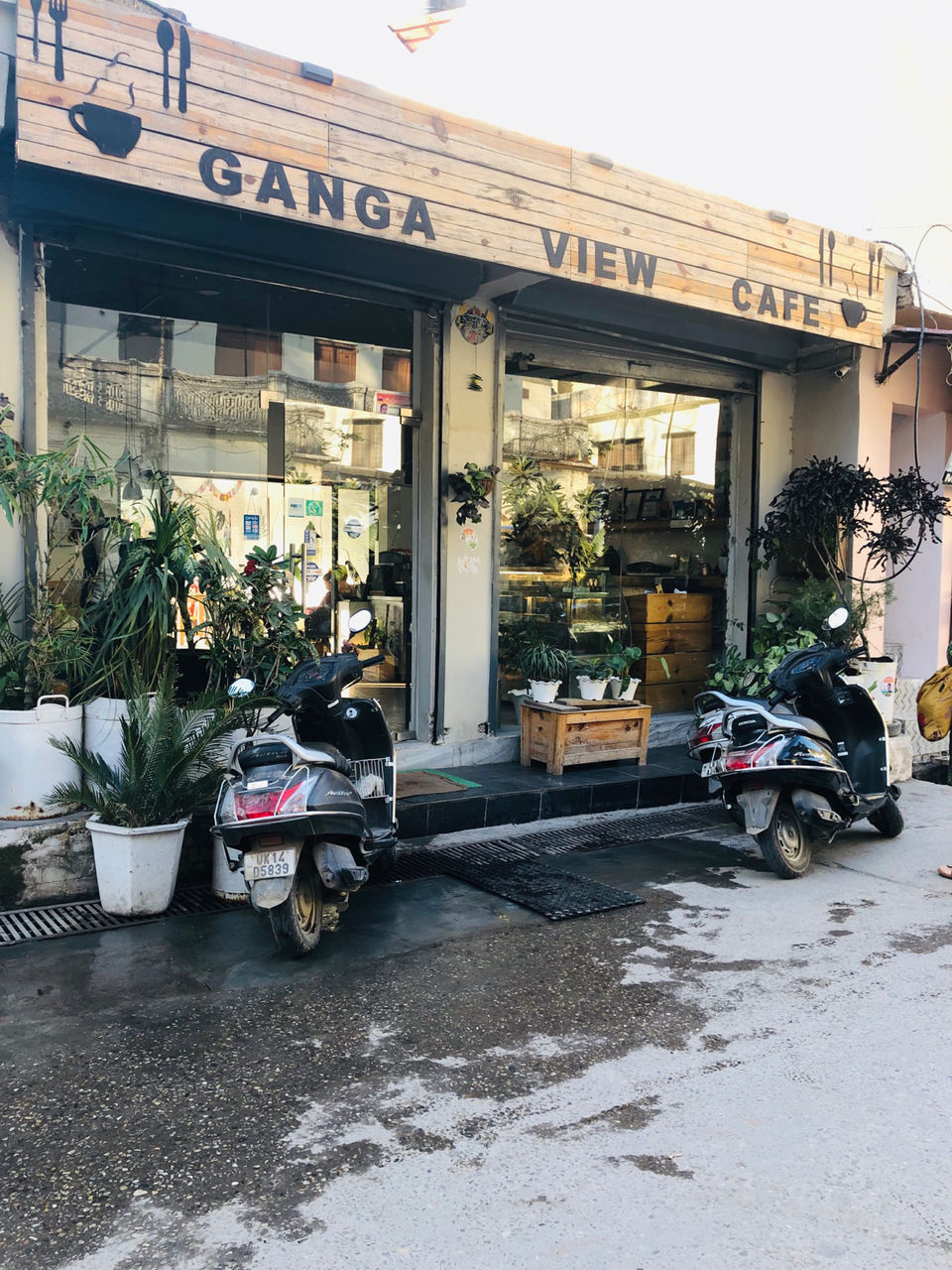 Photo of Ganga View Cafe, Swarg Ashram, Rishikesh, Uttarakhand, India by NJ Vlogger