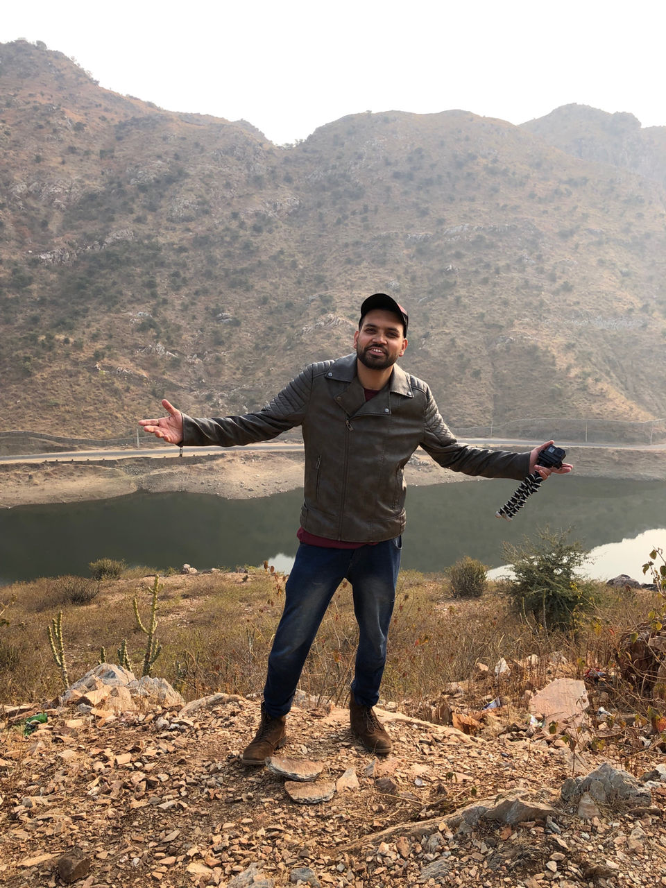 Photo of Bahubali Hills Udaipur, Morwaniya, Rajasthan, India by NJ Vlogger