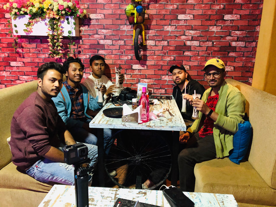 Photo of 7 bites cafe & disc, University Main Rd, North Ayad, Ayad, Pahada, Udaipur, Rajasthan, India by NJ Vlogger