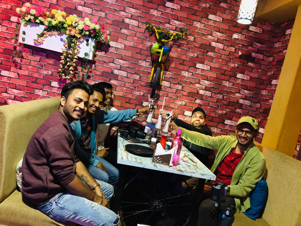 Photo of 7 bites cafe & disc, University Main Rd, North Ayad, Ayad, Pahada, Udaipur, Rajasthan, India by NJ Vlogger