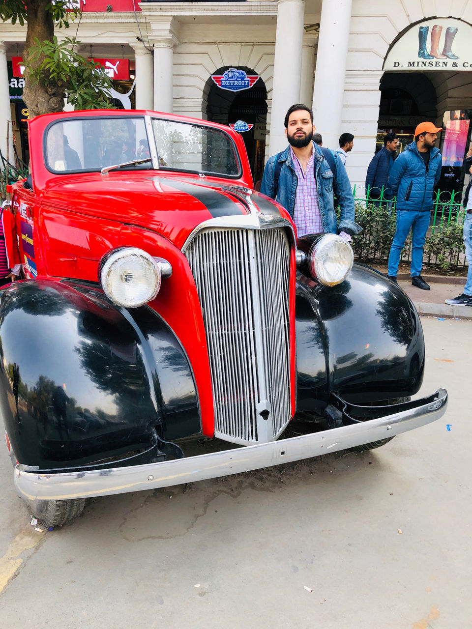 Photo of Detroit Garage Bar & Kitchen, Rajiv Chowk, Block F, Connaught Place, New Delhi, Delhi, India by NJ Vlogger