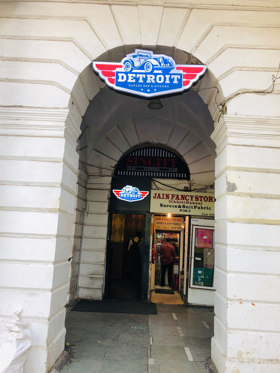 Photo of Detroit Garage Bar & Kitchen, Rajiv Chowk, Block F, Connaught Place, New Delhi, Delhi, India by NJ Vlogger