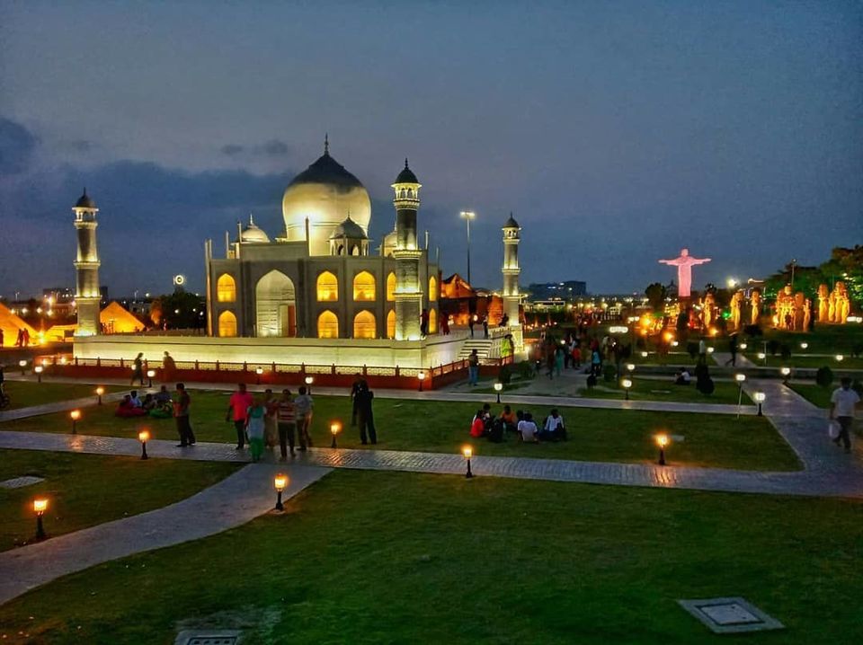 Photo of A visit to the urban park with 7 Wonders of the world by Preetish Priyadarshi