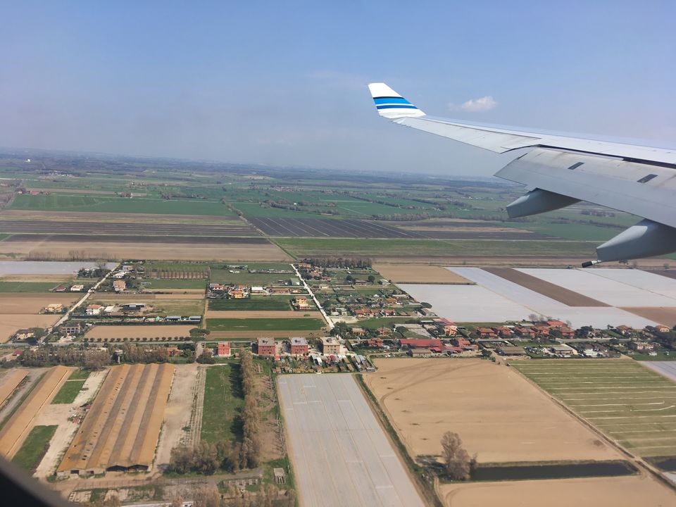 Photo of HOW WE ALMOST MISSED OUR TRAIN IN ITALY FOR A BURGER! by Preeti Singh