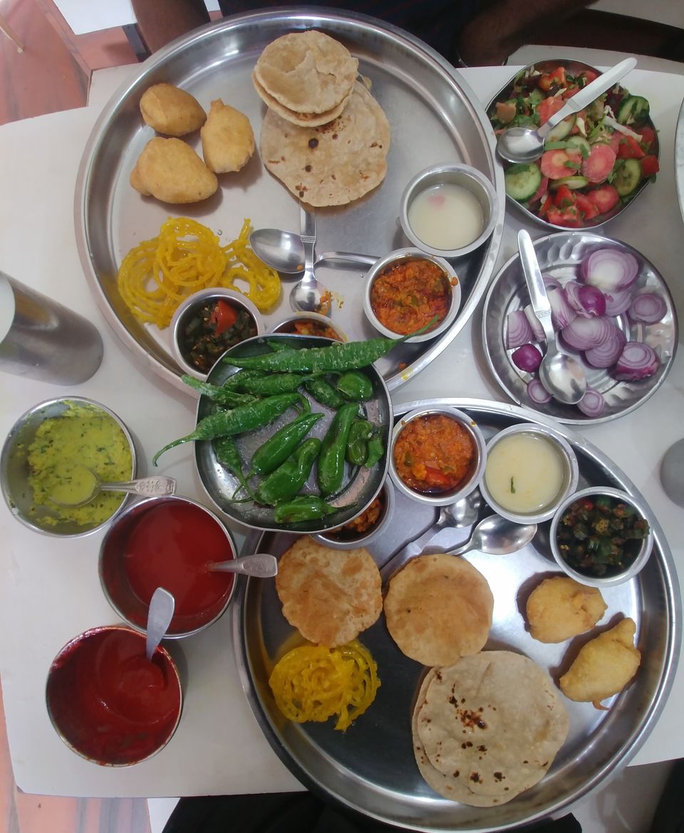 Photo of Shyamji Krishna Varma Memorial Road, Gujarat, India by Shilpa Shashidhar