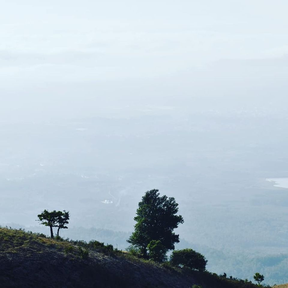 Photo of Mullayanagiri Peak, Pandaravalli, Karnataka by Santosh H