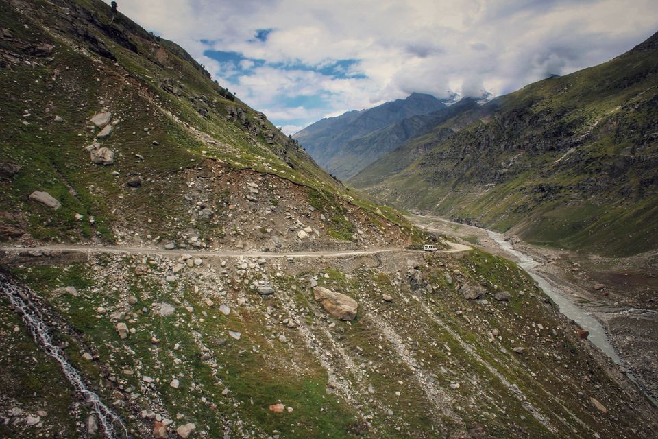 Photo of Take me back to the night we met #loveontheroad by Sharayu Bafna