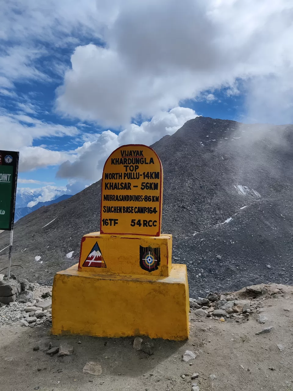 Photo of Khardungla top by Sharayu Bafna
