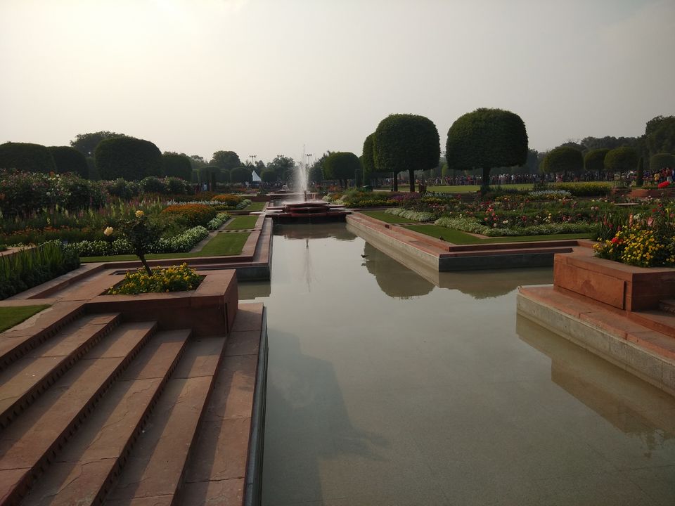 Photo of Mughal Gardens, Rashtrapati Bhawan, President's Estate, New Delhi, Delhi, India by Debasish bhoi