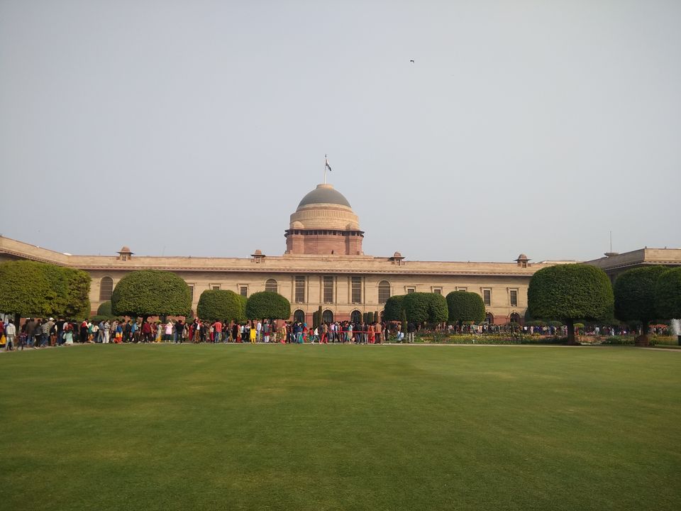 Photo of Mughal Gardens, Rashtrapati Bhawan, President's Estate, New Delhi, Delhi, India by Debasish bhoi