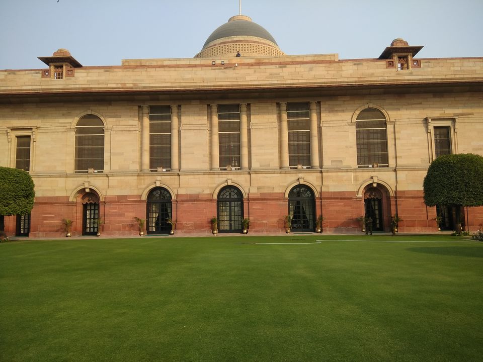 Photo of Mughal Gardens, Rashtrapati Bhawan, President's Estate, New Delhi, Delhi, India by Debasish bhoi
