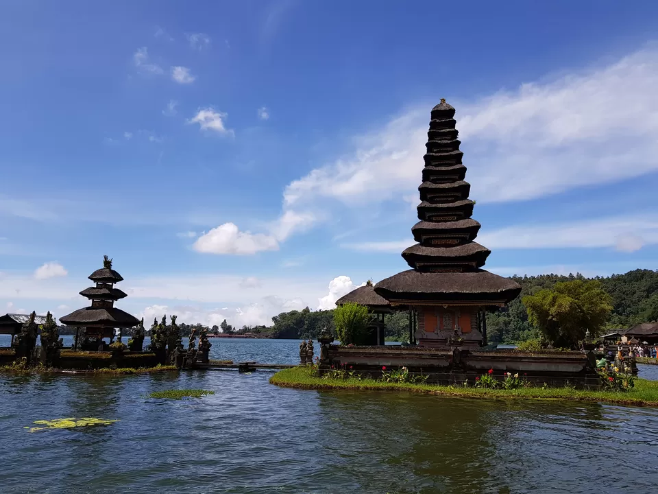Photo of Ulun Danu Bratan Temple, Danau Beratan, Candikuning, Tabanan Regency, Bali, Indonesia by Pooja Shetty