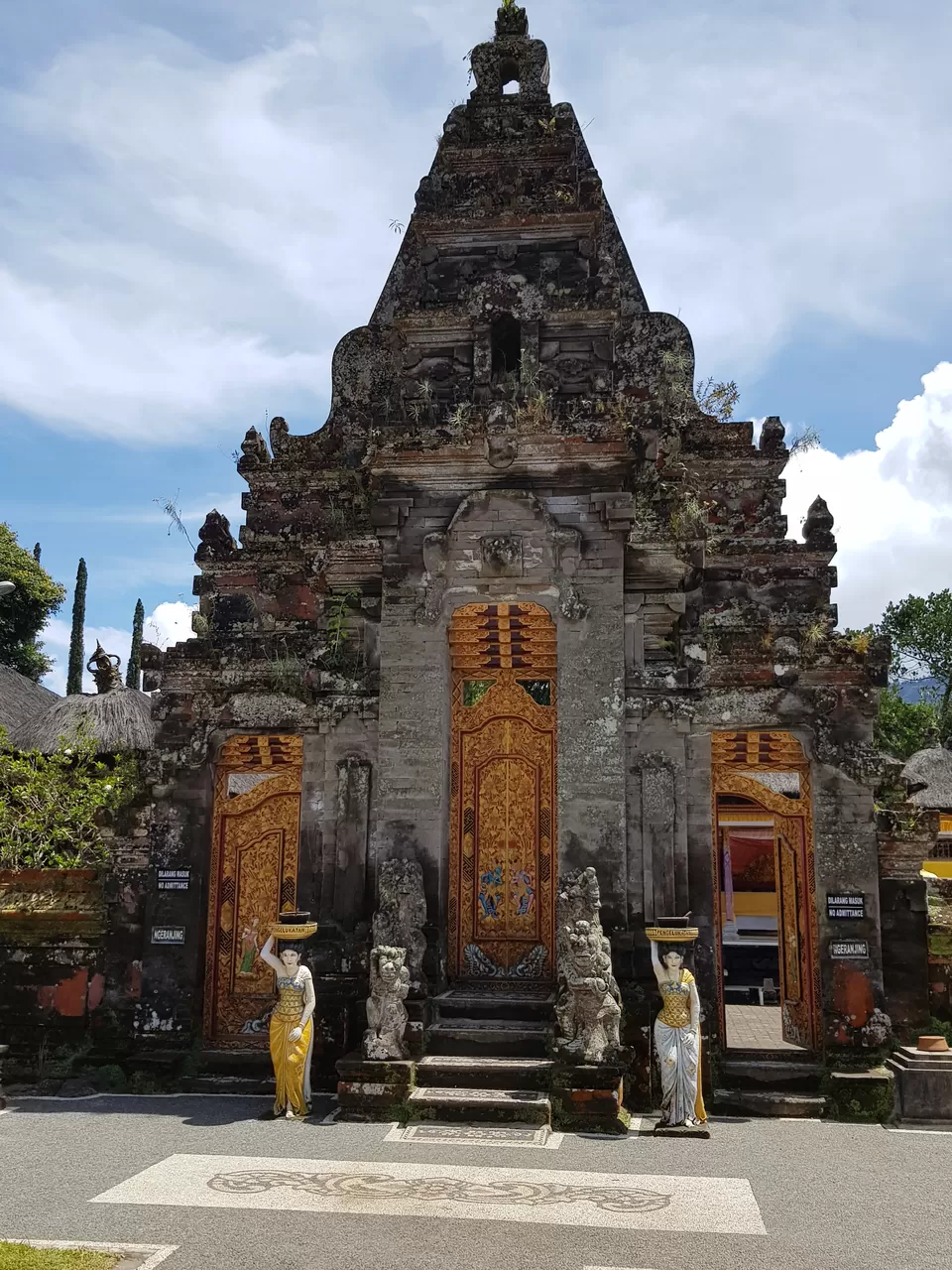Photo of Ulun Danu Bratan Temple, Danau Beratan, Candikuning, Tabanan Regency, Bali, Indonesia by Pooja Shetty