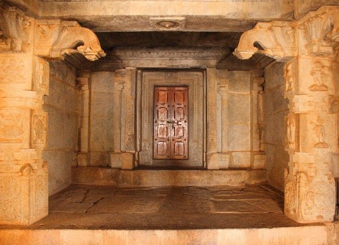 Photo of Hampi - Bouldered Beauty 13/28 by Niranjan Patil
