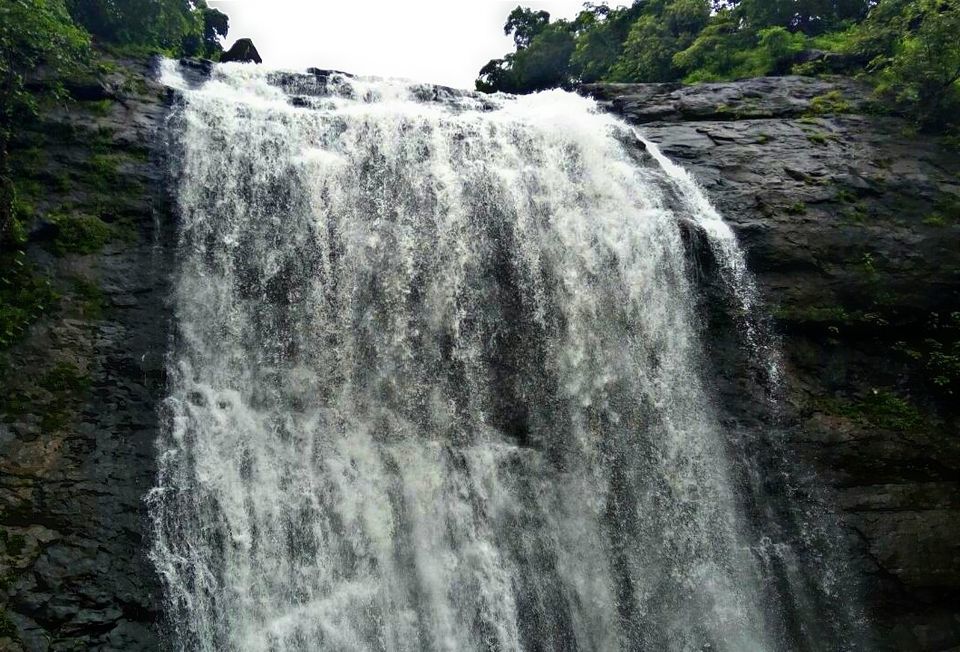 Photo of Ashoka Waterfall, Vihigaon, Maharashtra, India by Riya