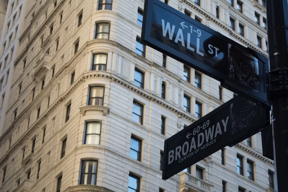 Photo of Wall Street, New York, NY, USA by Su Bhatnagar