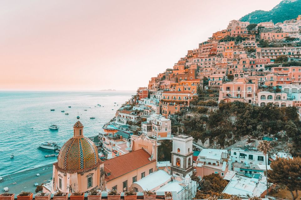 Photo of Choose a good hotel or hostel when you are travelling Italy. by Rashis