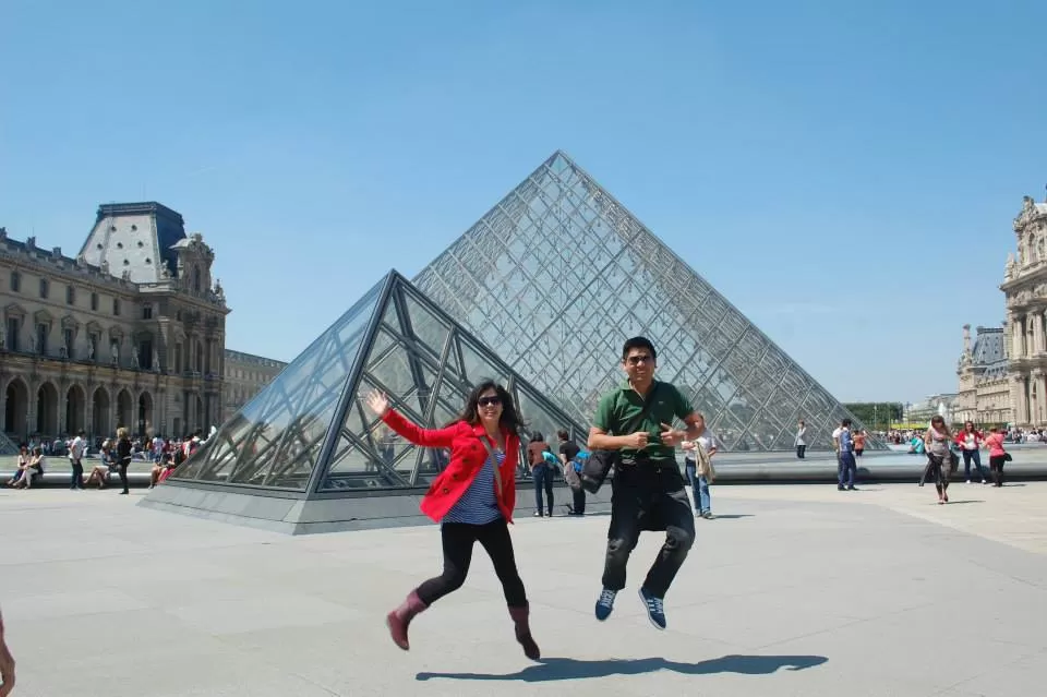 Photo of Louvre Museum, Paris, France by Fran Sendiong-Dacono