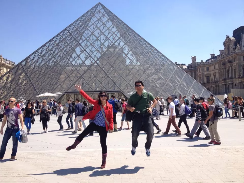 Photo of Louvre Museum, Paris, France by Fran Sendiong-Dacono
