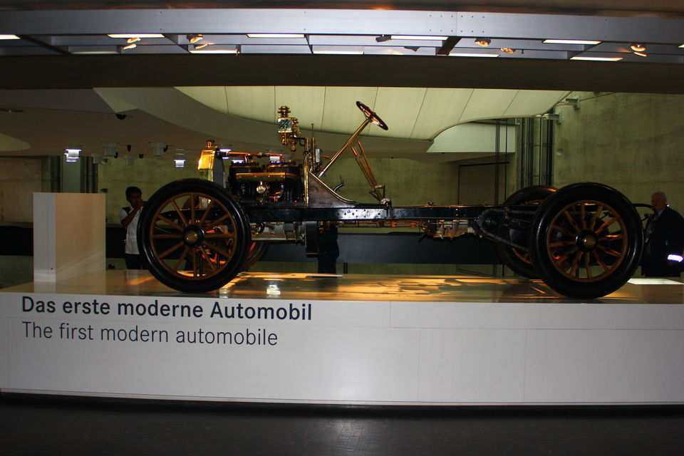 Photo of Mercedes Benz Museum - Where art meets purpose. 11/32 by vinay sindhe