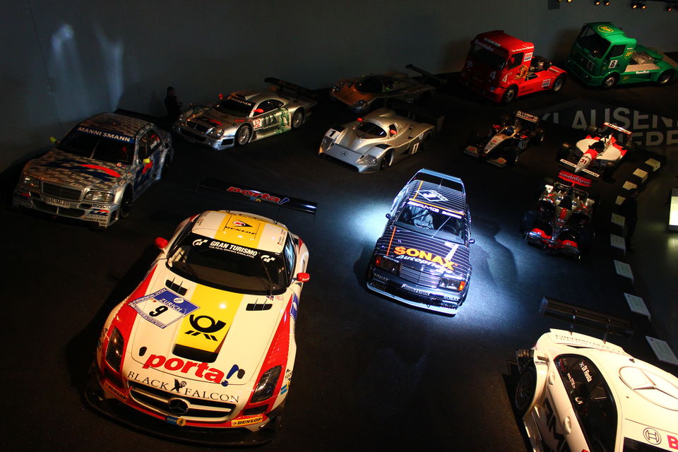 Photo of Mercedes Benz Museum - Where art meets purpose. 21/32 by vinay sindhe