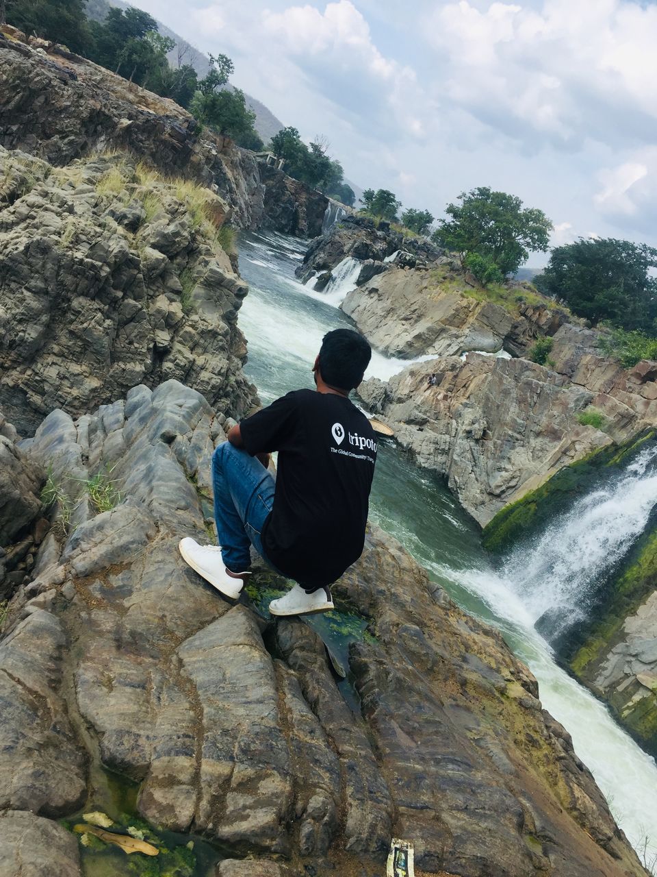 Photo of A drive to mystic Hogenakkal falls 7/16 by Bhuvnesh Nigam