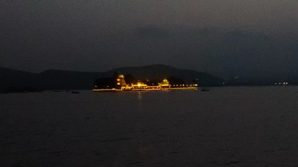 Photo of Lake Pichola, Pichola, Udaipur, Rajasthan by Sidhi Kharkia