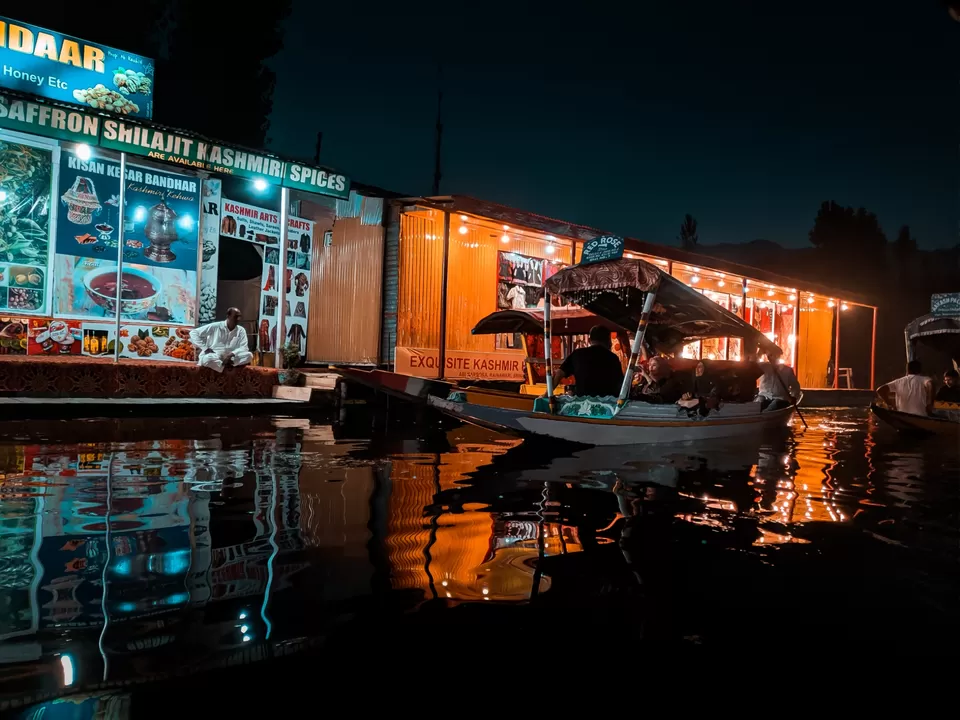 Photo of Dal lake by Aravindh