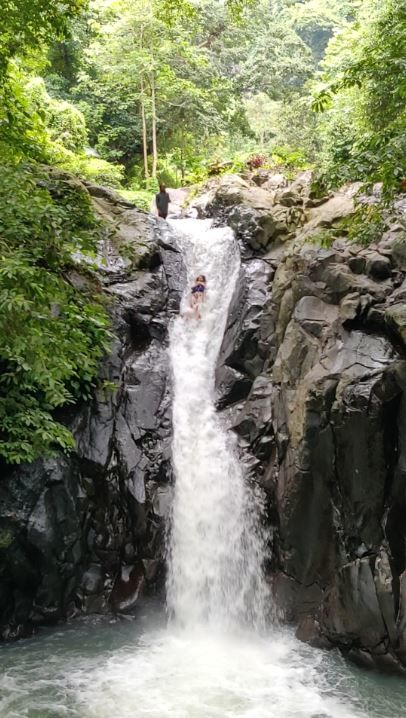 Photo of Aling-Aling Waterfall, Sambangan, Buleleng Regency, Bali, Indonesia by Barbie Goyal