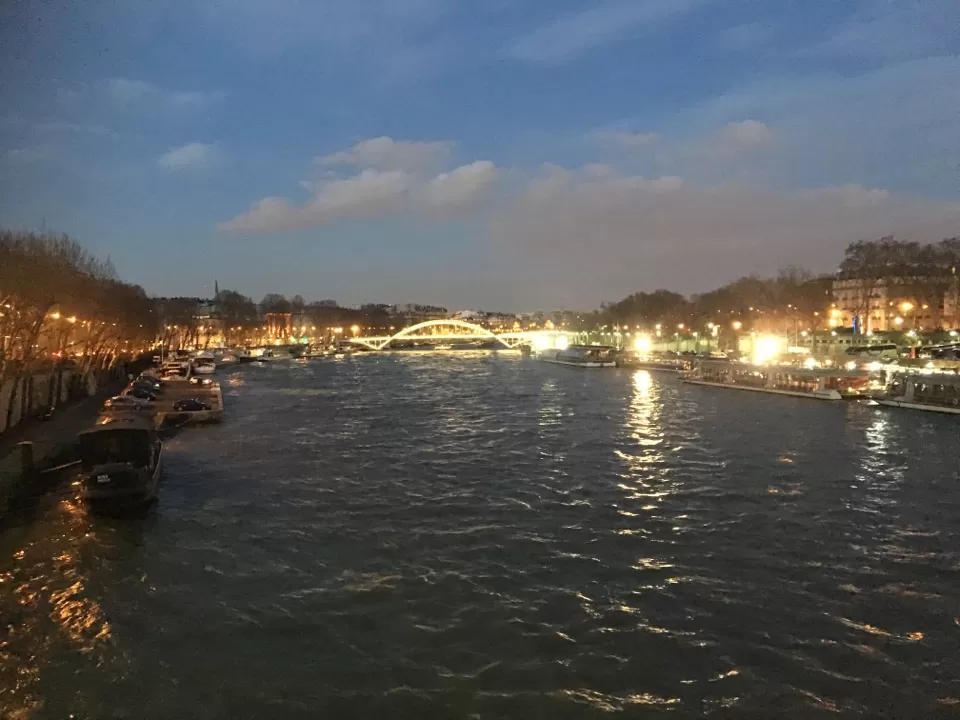Photo of Eiffel Tower, Avenue Anatole France, Paris, France by Harita Vinnakota