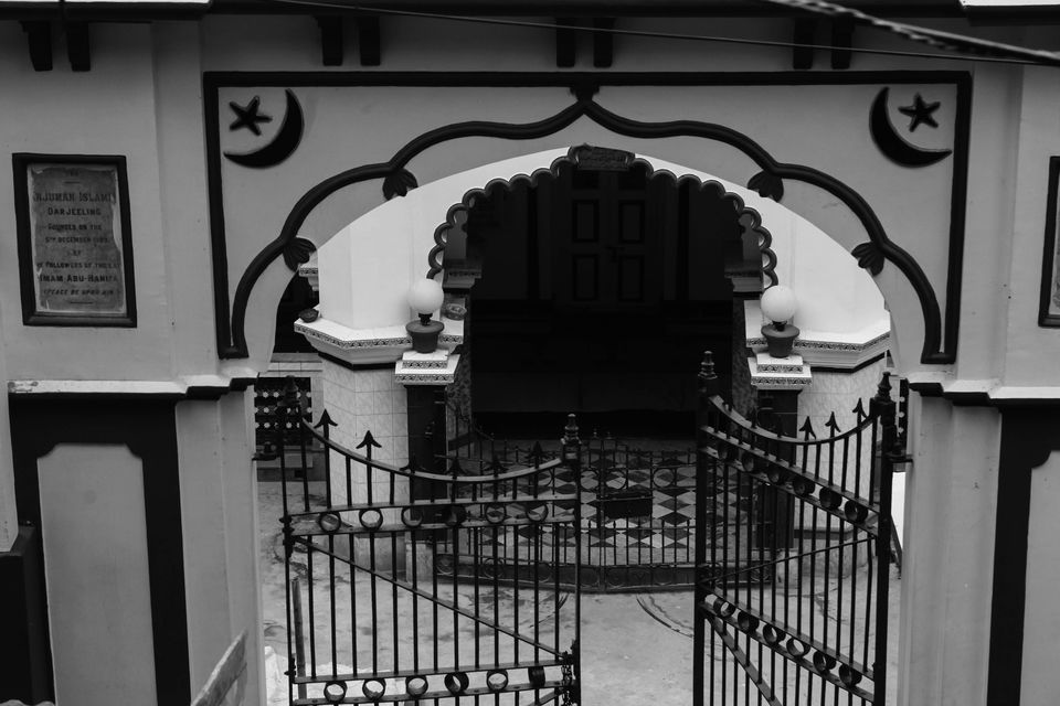 Photo of Nestled in the mountains: Darjeeling 10/11 by Debasish Mishra