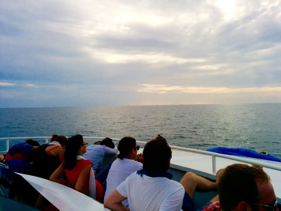Photo of Backpacking Koh Phangan : Parties Sangsom-Buckets Sunsets and More Parties. 3/10 by Brokedudetraveling