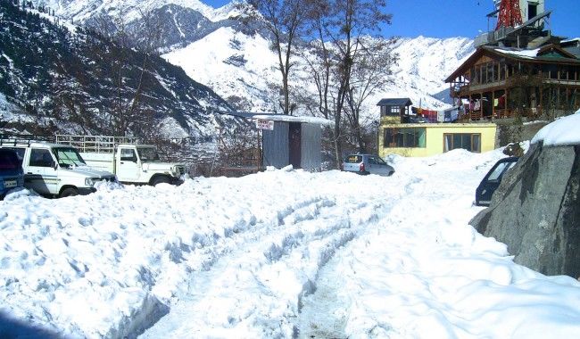 Photo of Manali: India's "Honeymoon capital" by Nishant Tyagi