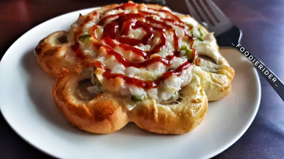 Photo of Hot Breads, H.M.Kassim Salai, Near Traffic Police Station, MG Road Area, Puducherry, India by The Foodie Rider