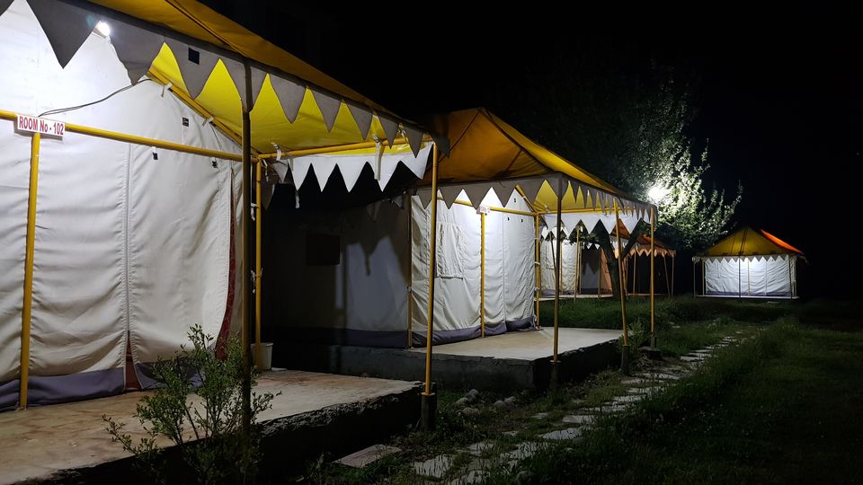 Photo of Retro Valley Camping, Manali #quirkystay by The Foodie Rider