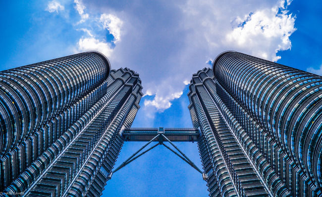 Photo of Petronas Twin Tower, Kuala Lumpur City Centre, Kuala Lumpur, Federal Territory of Kuala Lumpur, Malaysia by Tripoto