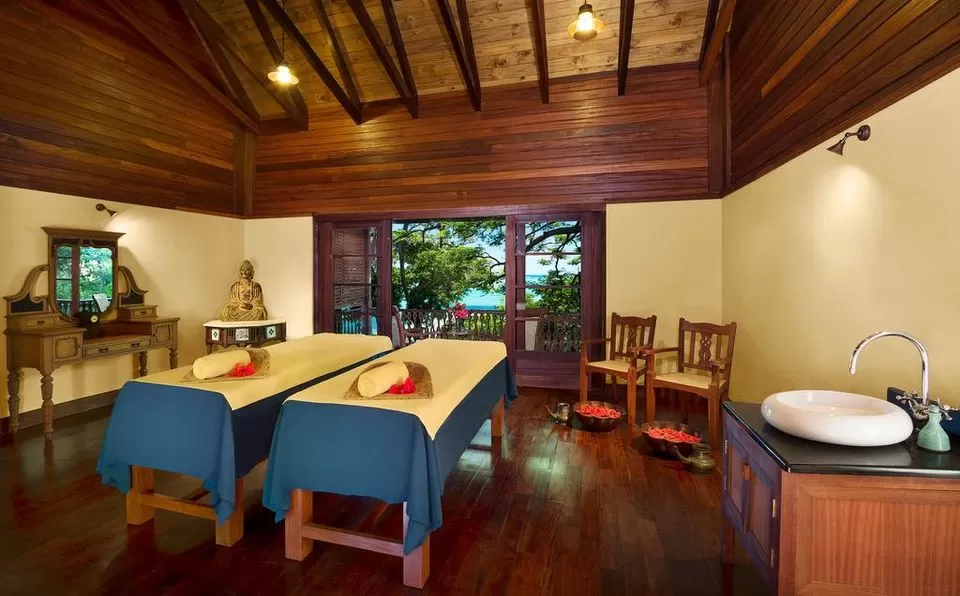 Photo of This Gujju Guy Bought An Island In Seychelles And Turned It Into A Paradise For Indians by Varun Suchday