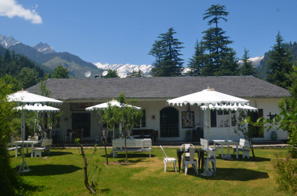 Photo of An Authentic French Restaurant Among Snowclad Mountains And Apple Orchards In Old Manali by Varun Suchday