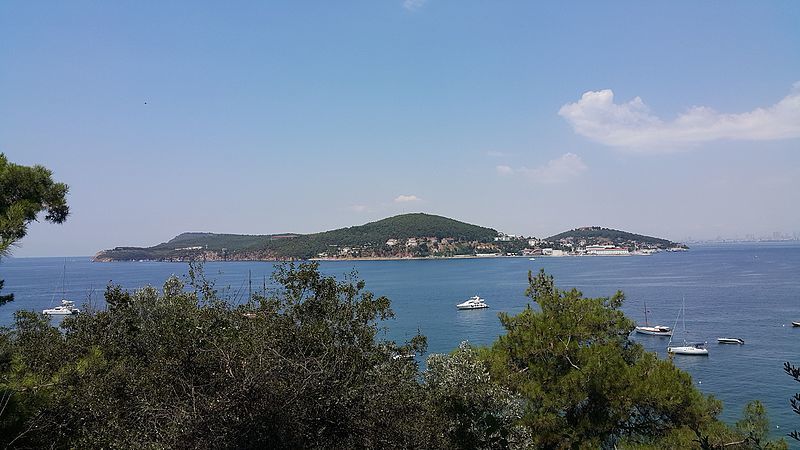 Photo of Stunning Secret Islands That Will Make Your Euro Trip Better Than Everybody Else's by Aakanksha Magan